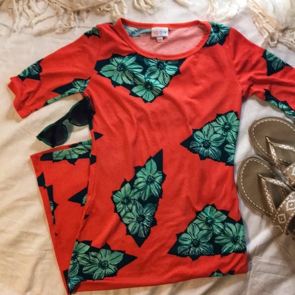 LuLaRoe Dresses & Skirts - LULAROE Vibrant Floral Pattern Julia Dress